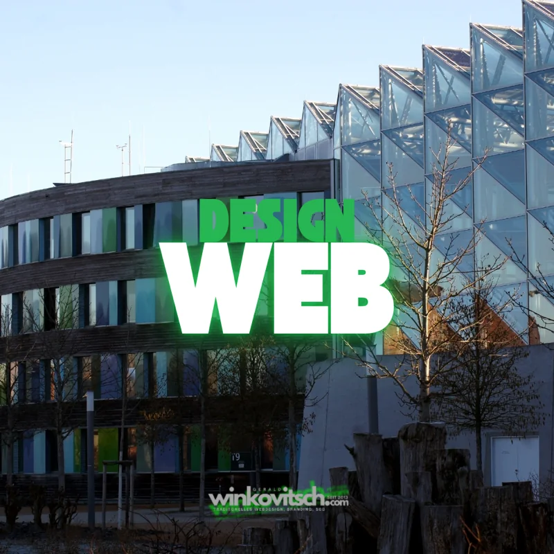 Moderne Architektur mit dem Schriftzug 'WEB DESIGN' in grüner Farbe als Overlay über das Gebäude.